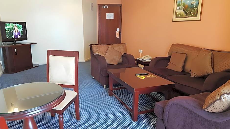 Al Bustan Tower Hotel Suites