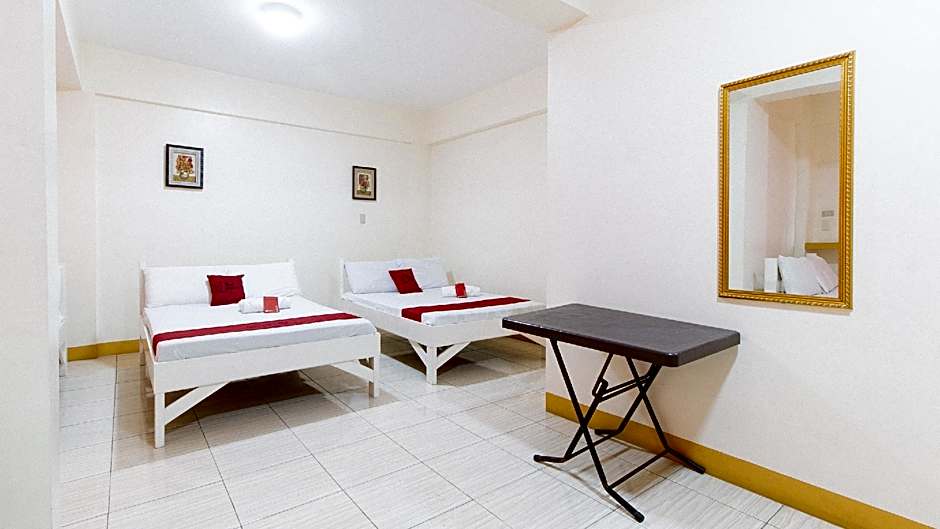 RedDoorz @ Golden Skye Hotel Guagua