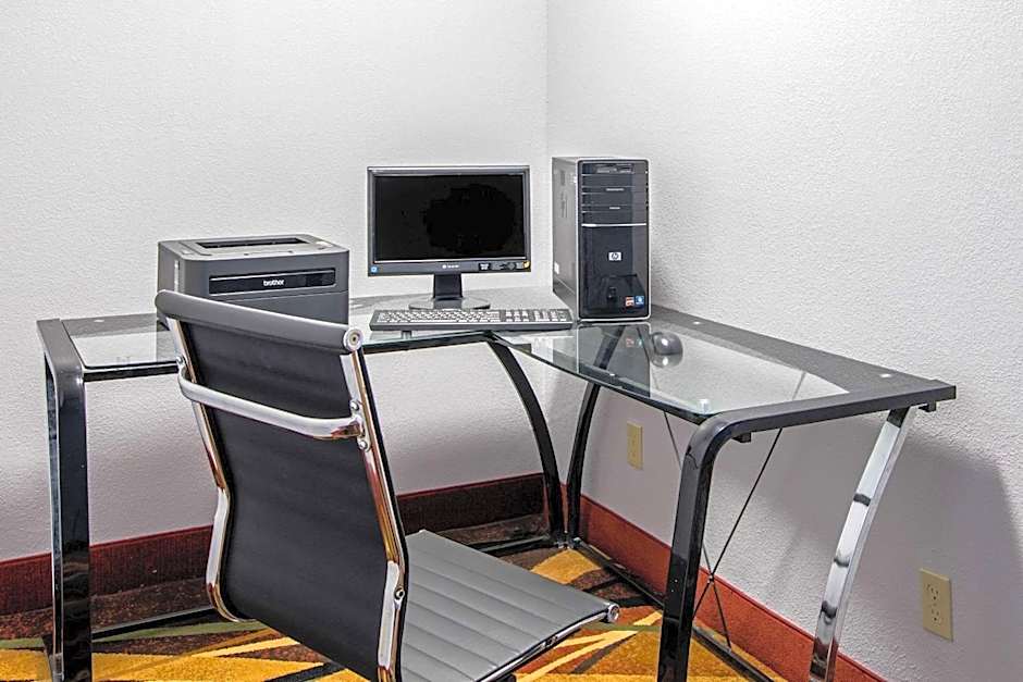 Quality Inn & Suites Albuquerque North near Balloon Fiesta Park