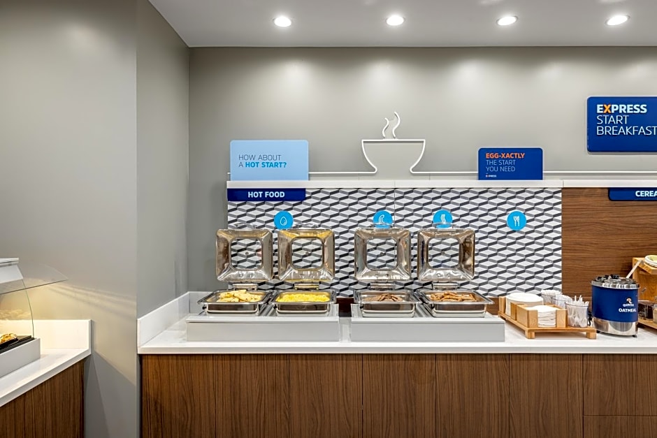 Holiday Inn Express & Suites - Hawaiian Gardens By IHG