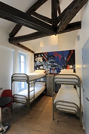 Bed in 6-Bed Mixed Dormitory Room