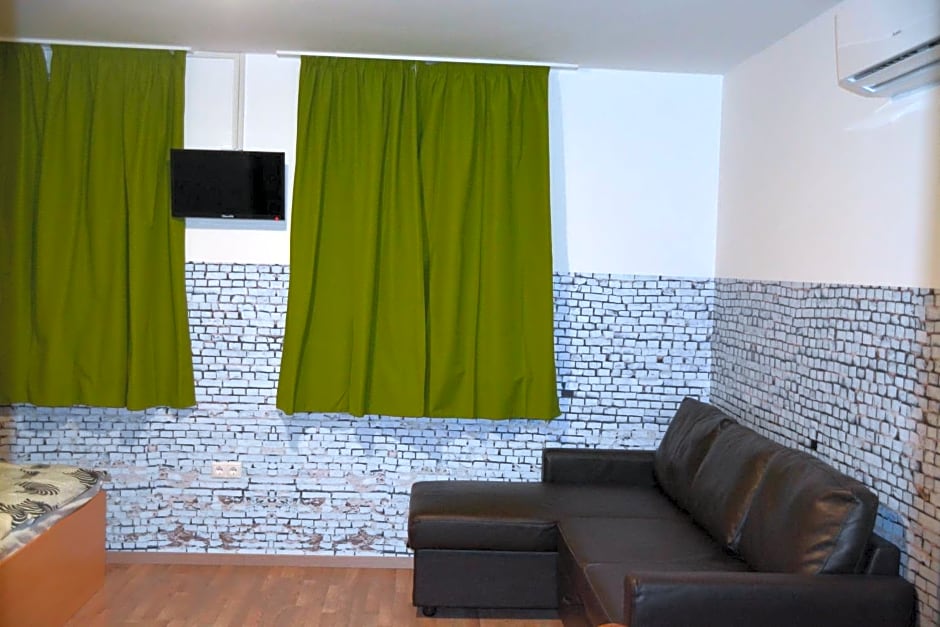 Kid Família Panzió Balatonszárszó