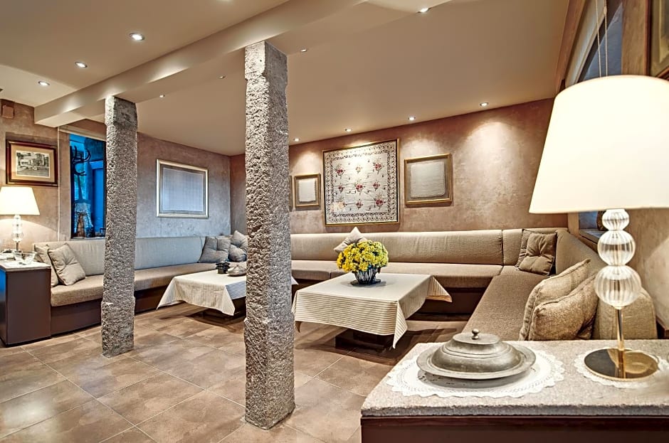 Assosyal Hotel