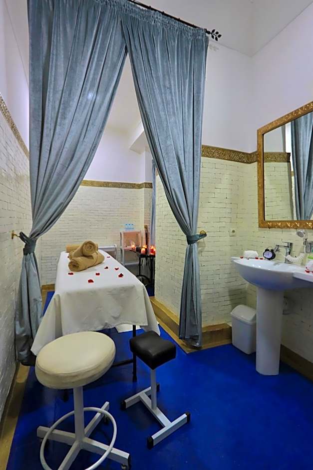 Riad ABBASSIA Marrakech - Authentic Medina Experience