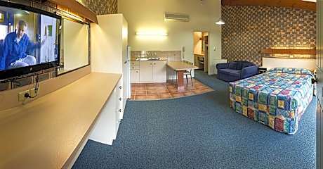 Standard Queen Room