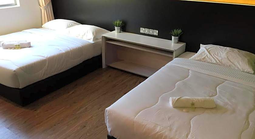 Monaco Boutique Hotel Kampung Air