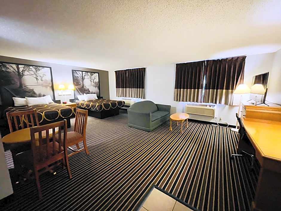 Super 8 by Wyndham Shakopee