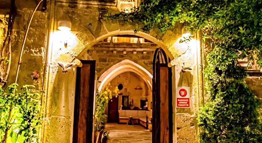 Aren Cave Hotel and Art Gallery