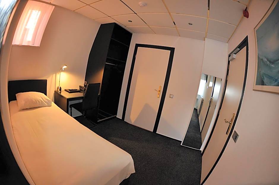 Budget Hotel Le Beau Rivage