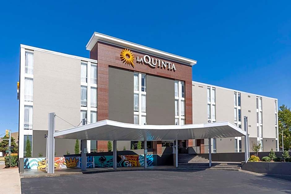 La Quinta Inn & Suites by Wyndham Tulsa Downtown - Route 66
