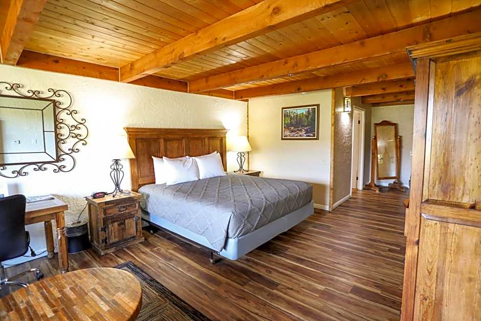 The Boulder Creek Lodge