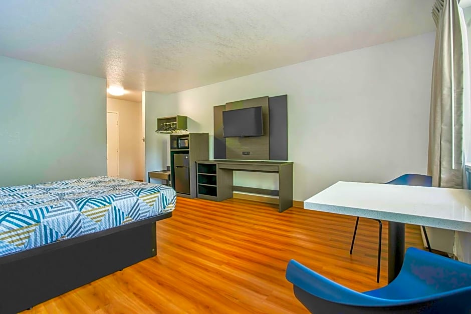 Motel 6-Gresham, OR - Portland