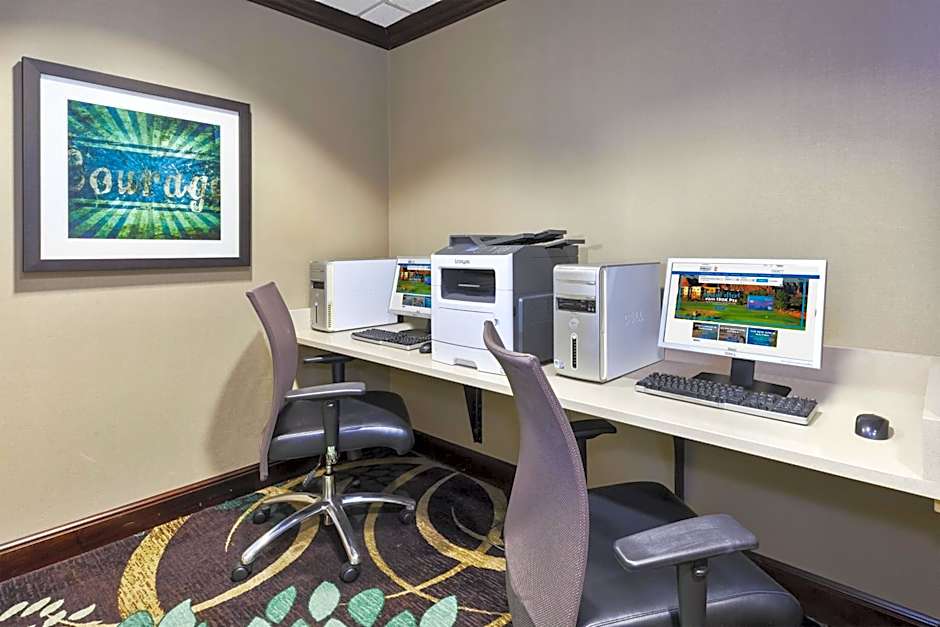 Staybridge Suites Lansing-Okemos By IHG