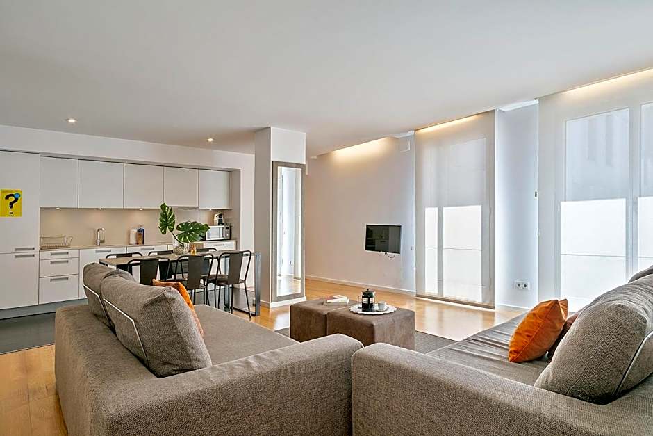 Lugaris Beach Apartments