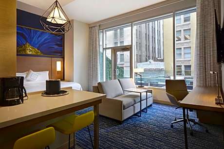 3rd Floor Balcony, Larger Studio, 1 King, City view, Balcony