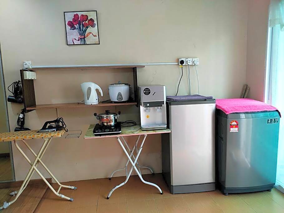 1 MINUTES TO TOWER SENTRAL INTAN HOMESTAY 6 ROOMS