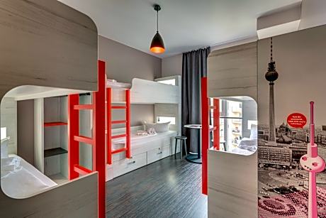 Bed in 6-Bed Mixed Dormitory Room