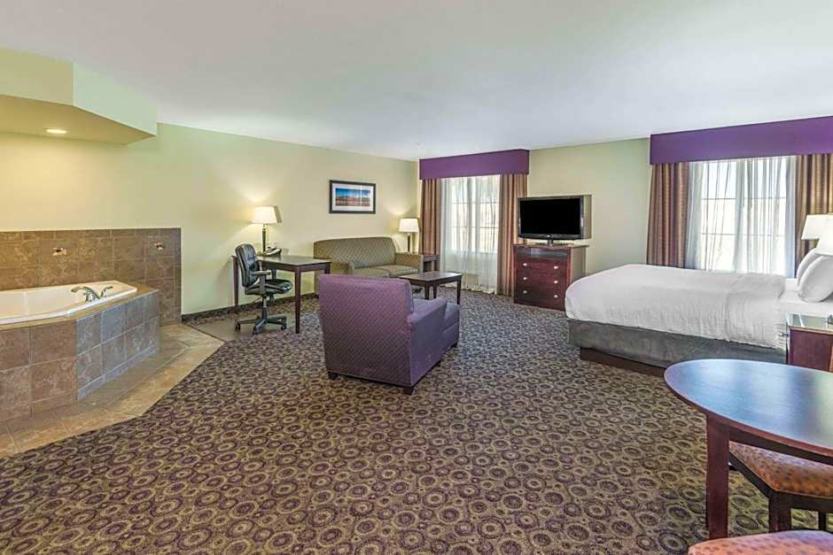 La Quinta Inn & Suites by Wyndham Las Vegas Airport South