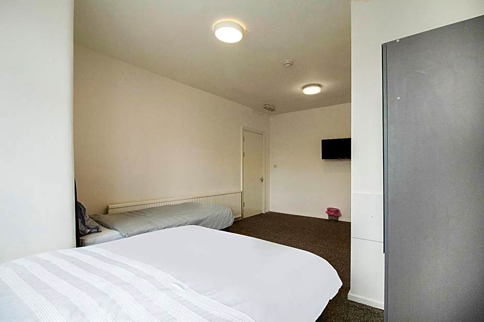 OYO The Longlands Hotel