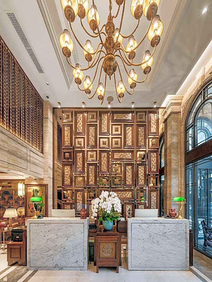 Peridot Gallery Classic Hotel