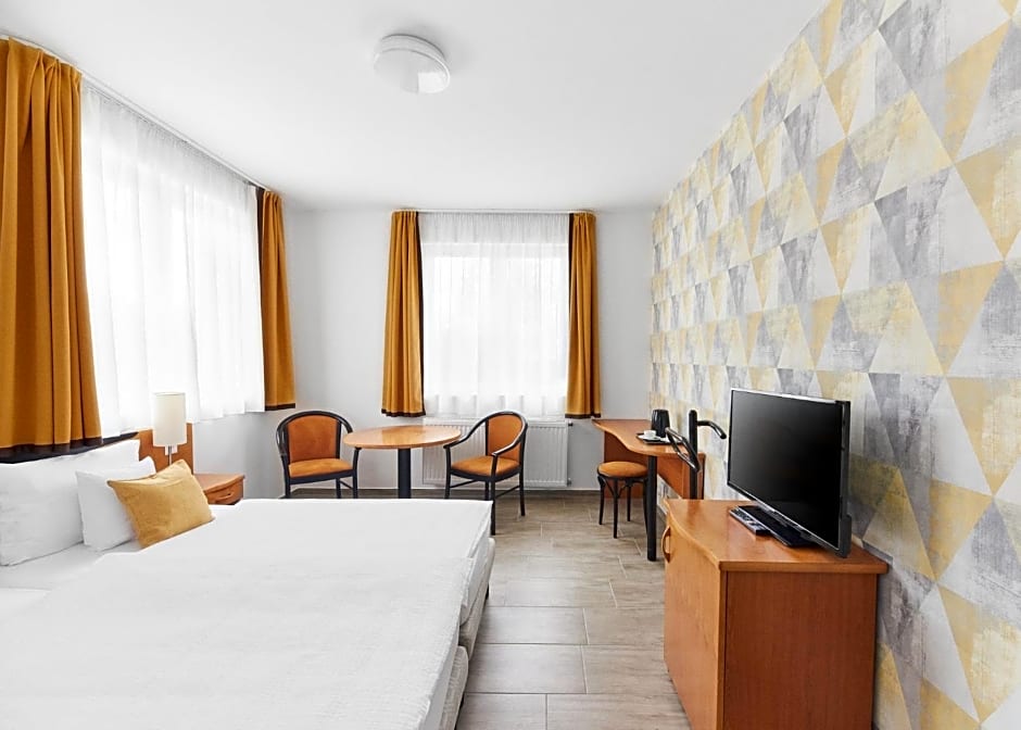 Lorelei Pension Adults Only