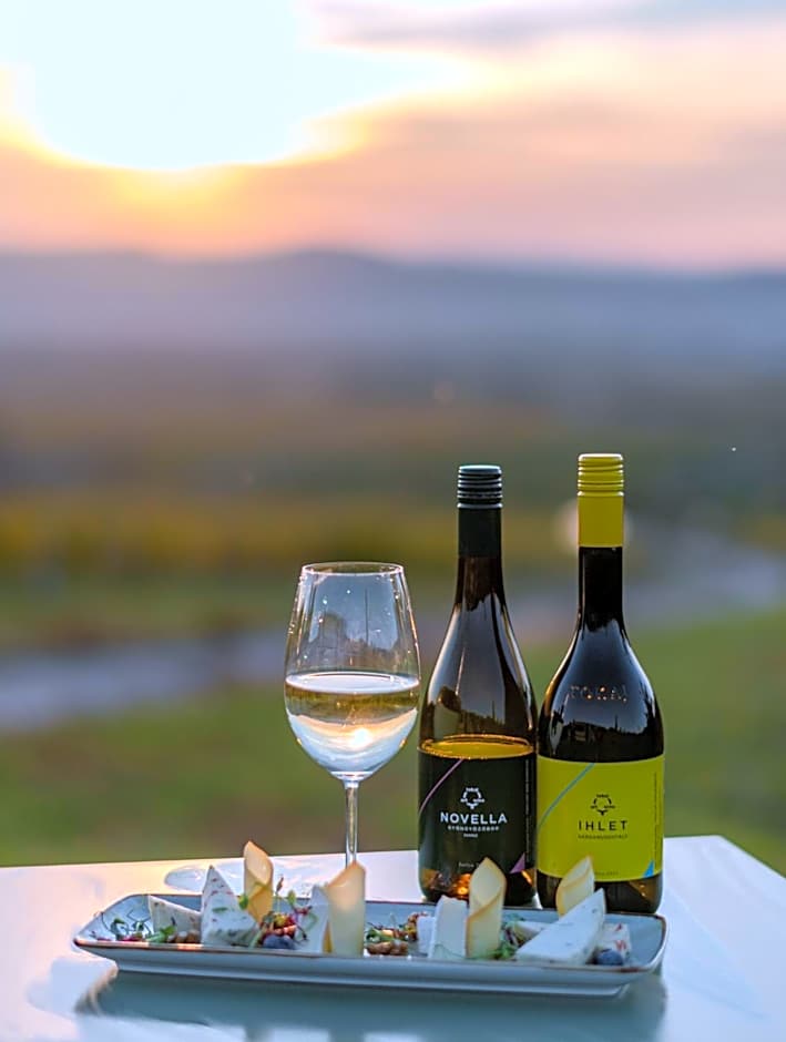 Barka Galéria Hotel és Étterem