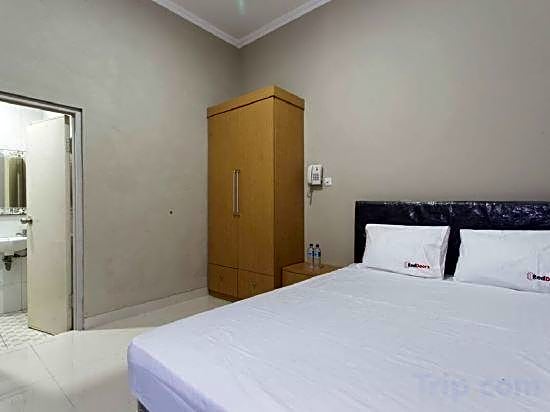 RedDoorz @ Mangga Besar 2