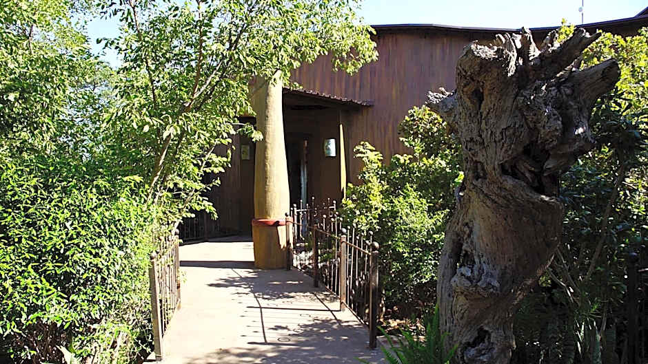 Leopards Rock Bush Boutique