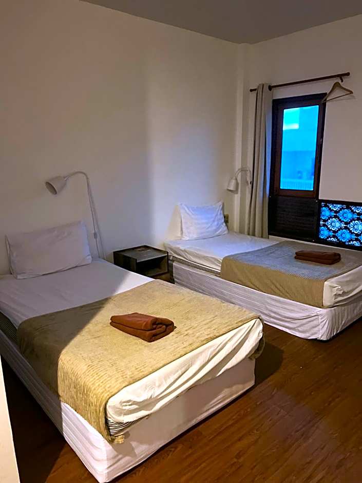 Centerpoint Hotel & Plaza