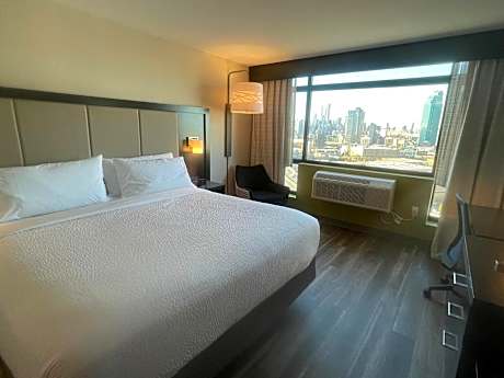 Standard King Room with Skyline View - Pet-Friendly