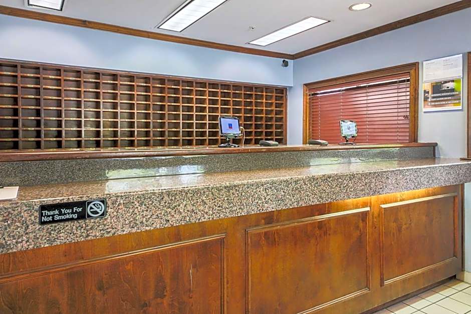 Studio 6 Greensboro NC I40