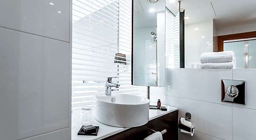 Benjamin Herzliya Business Hotel