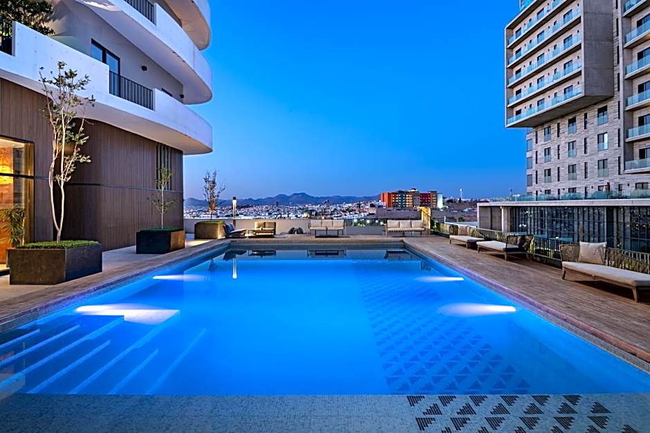 VETTA, DISTRITO UNO, AUTOGRAPH COLLECTION