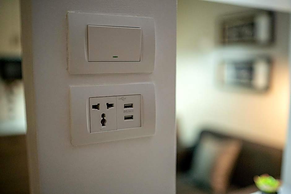 27th floor Cebu IT Park studio walking distance to everything