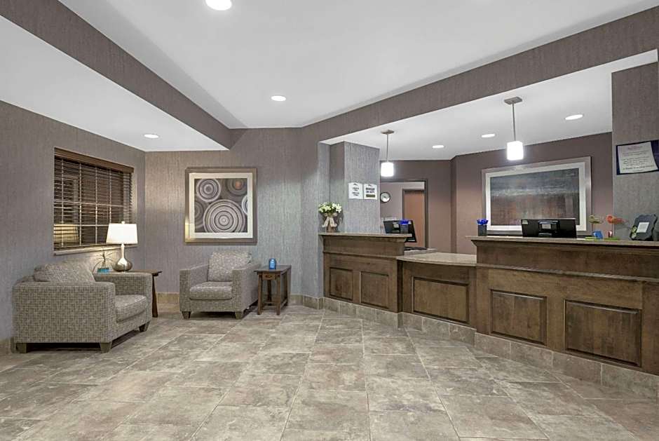 Baymont by Wyndham Minot