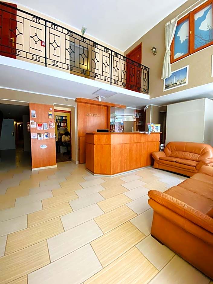 Easy Star Hotel