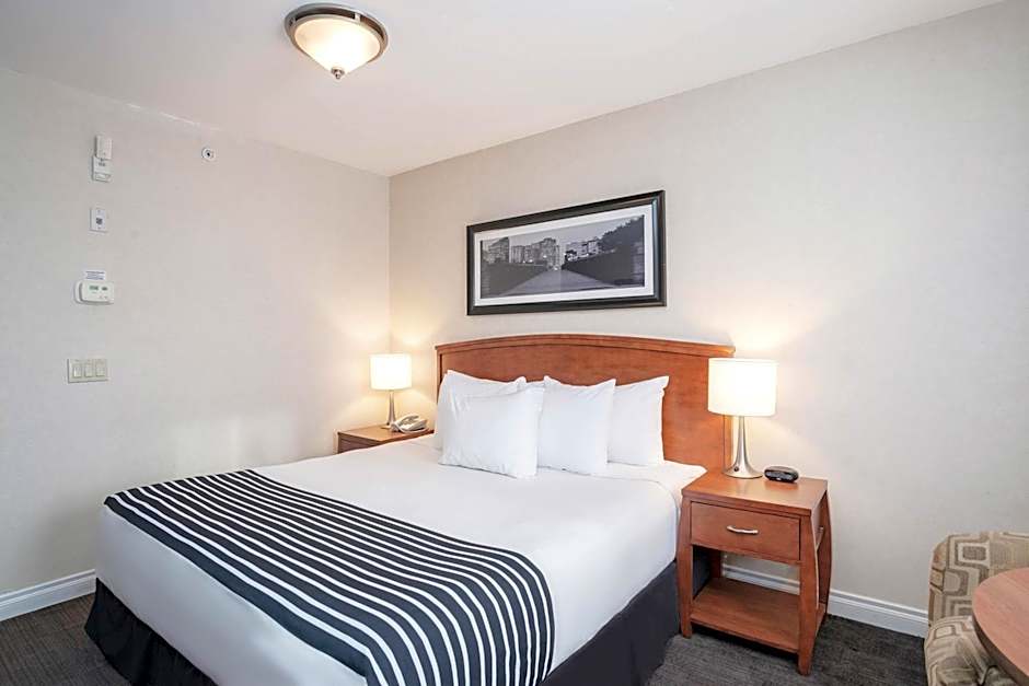 Sandman Hotel & Suites Calgary West