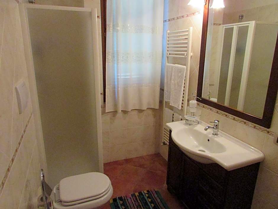 B&B Il Girasole - Rooms & House in country - air conditioned - 1500 meters from historic center