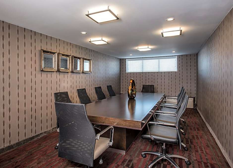 Holiday Inn Charlotte Airport By IHG