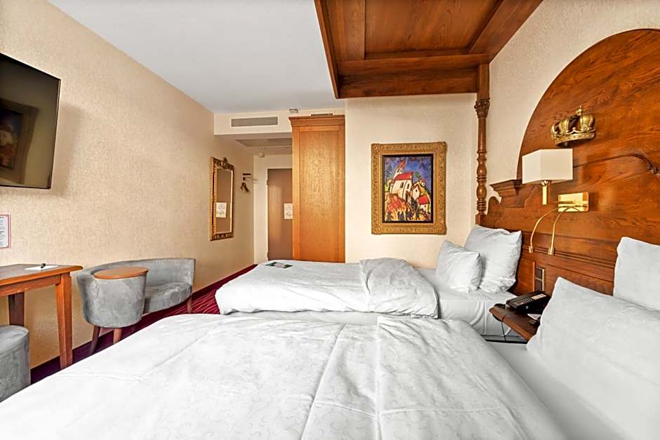 Kings Hotel First Class