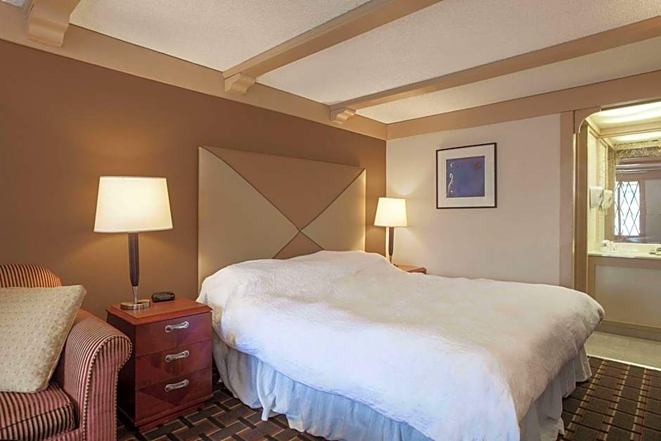 Knights Inn Greenburg