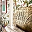Marreros Guest Mansion - Adult Only