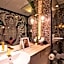 The Motley Hotel Richmond, Tapestry Collection by Hilton