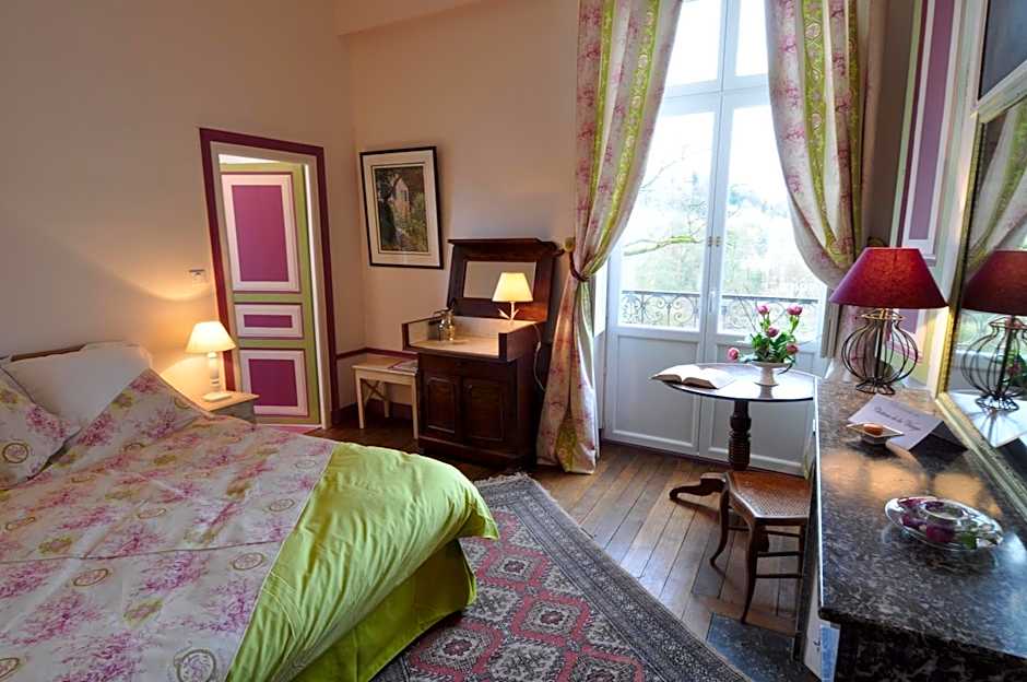 Photo 1 of 27 of Double Room with Private Bathroom