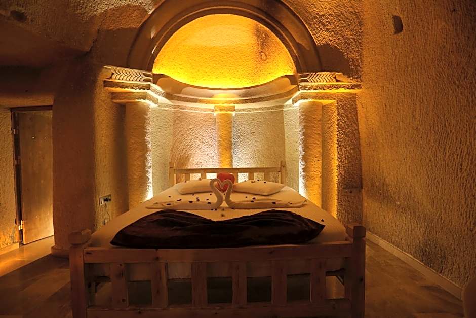 Abu Hayat Cave Suites