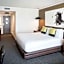The Logan Philadelphia, Curio Collection by Hilton