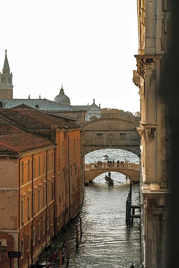 Hotel Al Ponte Dei Sospiri