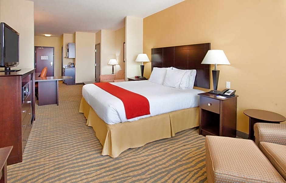 Holiday Inn Express & Suites Gallup East By IHG