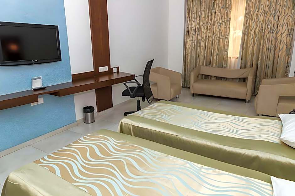 Srinivas Saffron Hotel