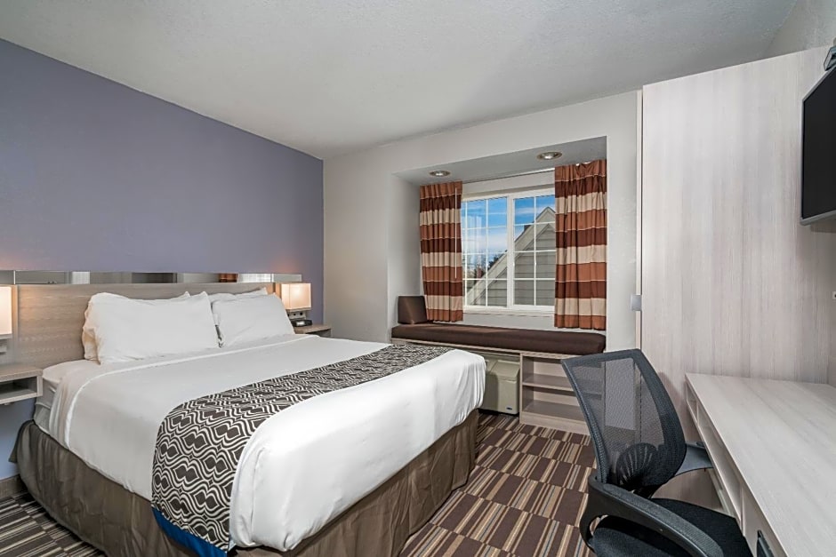 Microtel Inn & Suites by Wyndham Rochester North Mayo Clinic